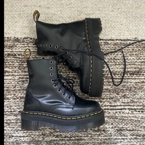 DR. MARTEN’S JADON Hi boots - US Womens Size 5